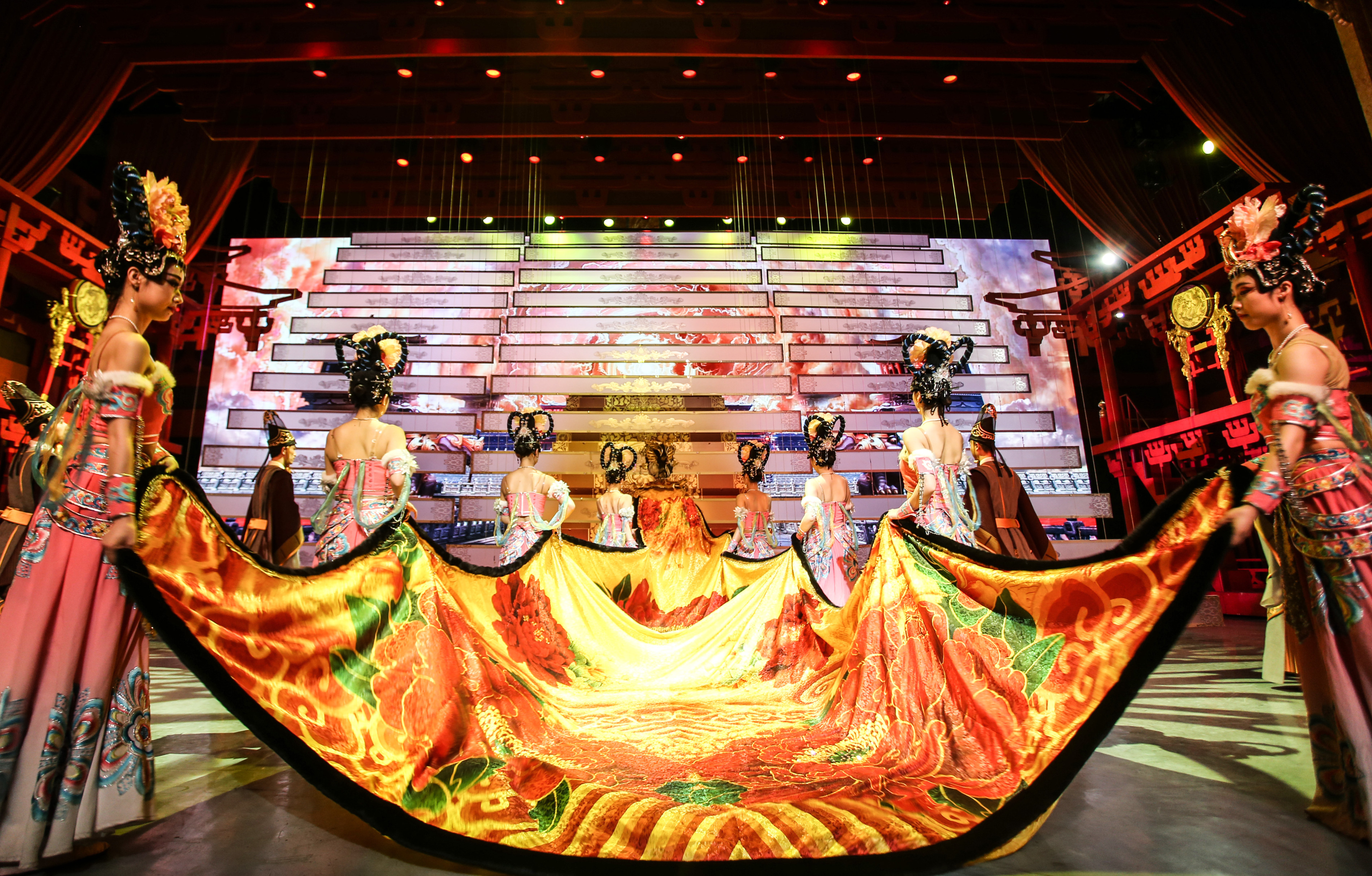 喜迎雙節(jié)丨唐樂(lè)宮驚喜不斷，“餅”承心意，以禮相待